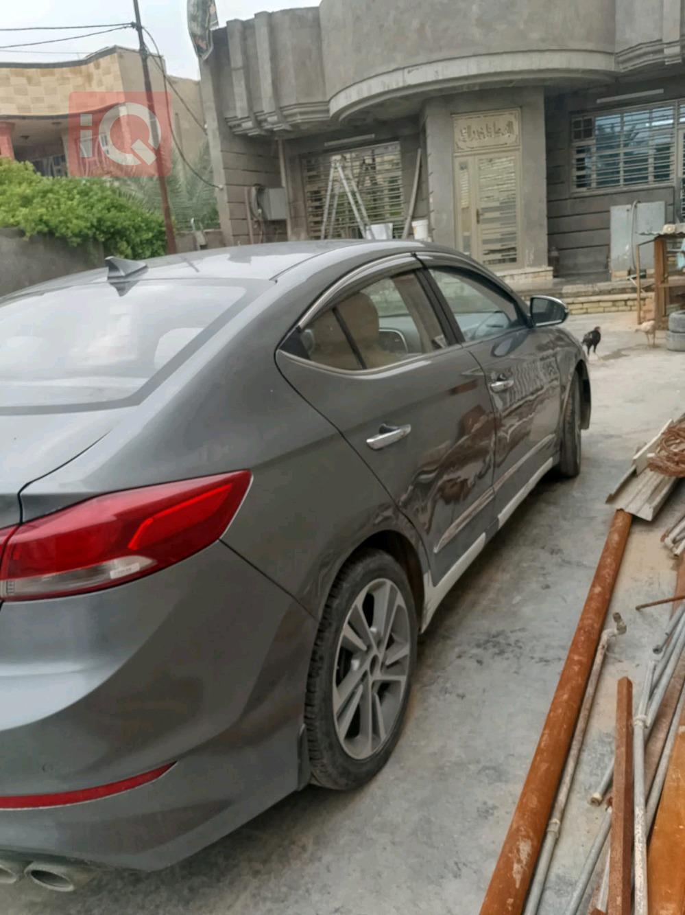 Hyundai Elantra